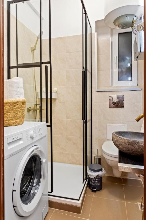 Upscale Studio, Walking Distance From The Old Town Bucharest Luaran gambar